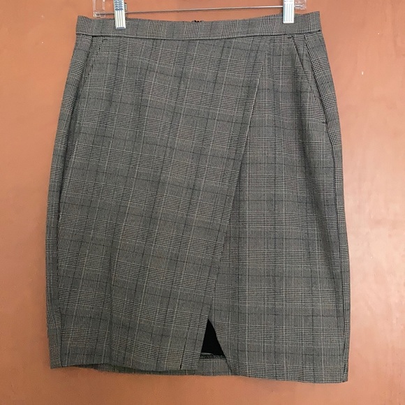 Banana Republic black plaid wrap pencil skirt - Picture 3 of 8